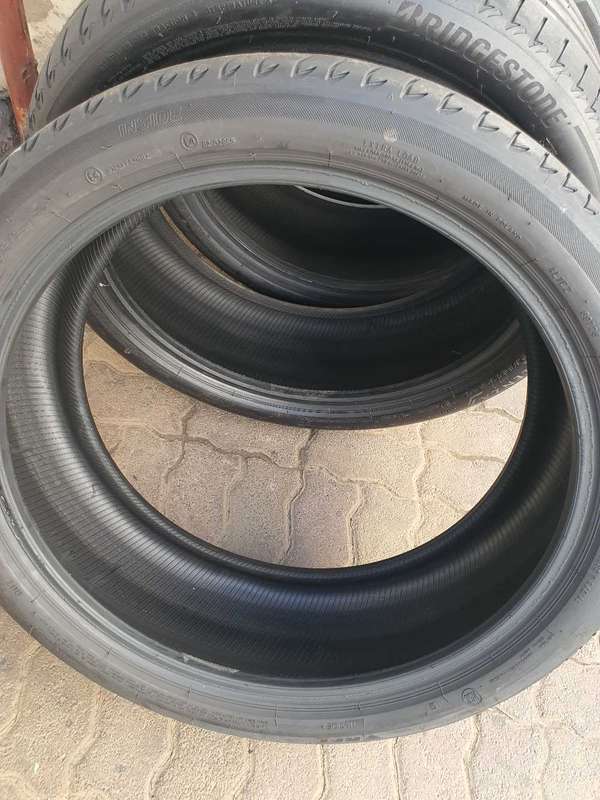 275/35/21, 245/40/21 Bridgestone Alenza Runflat used tyres