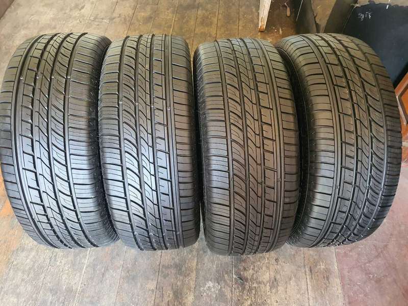 265/60/18 Cooper Discoverer HTs. 100% life