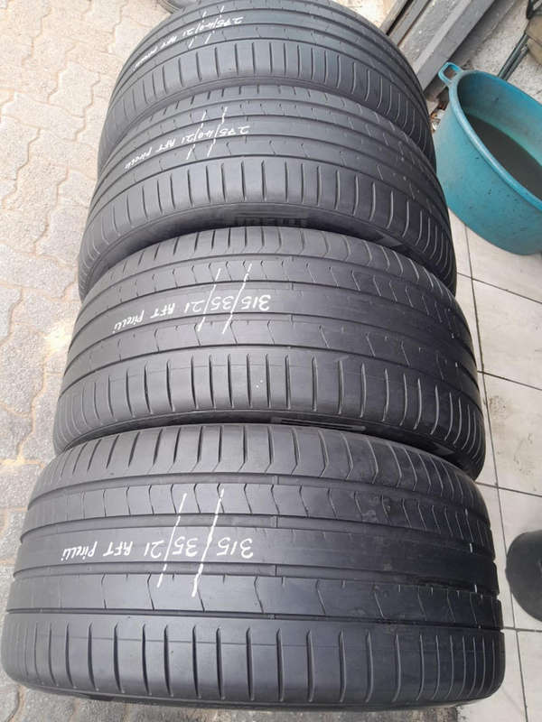 275/40/21; 315/35/21 Pirelli Pzrro runflat tyres.