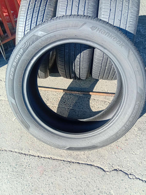 225/55/19 Hankook fairly used tyres