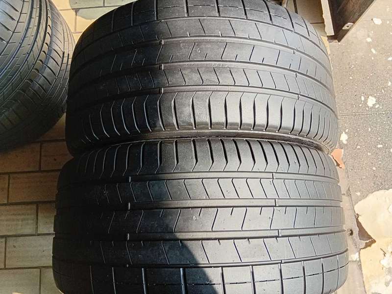 295/35/20 Pirelli Pzerro. 80% life