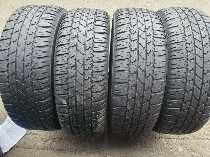 265/65/17 Bridgestone Duerler AT tyres. Great condition