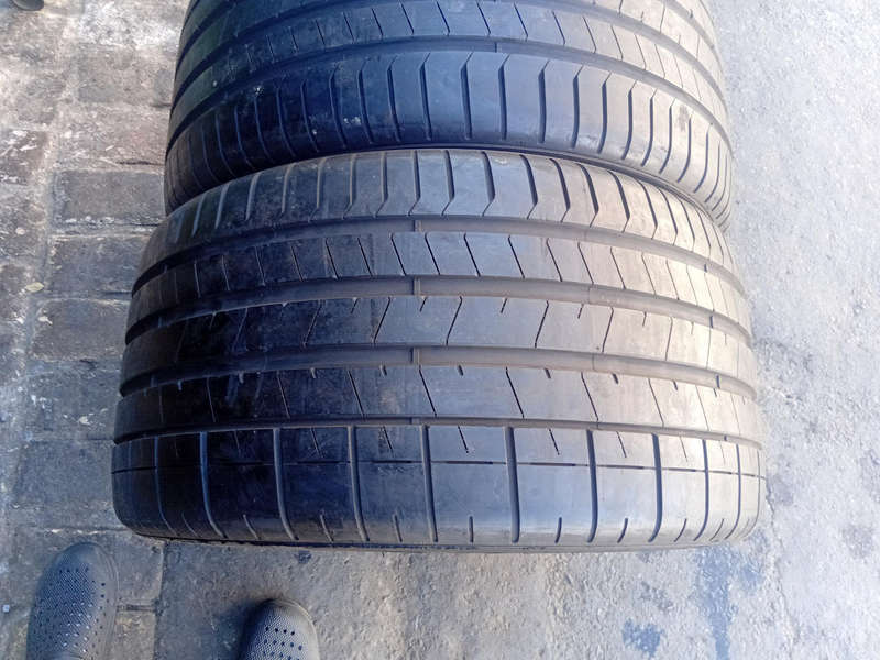 305/35/19 × 2 Pirelli Pzerro tyres.