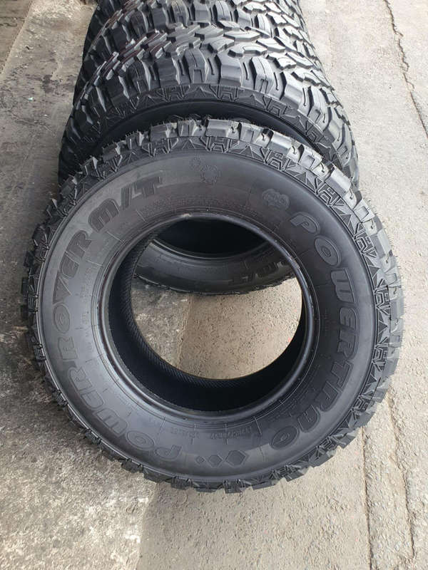 285/70R17 x 5 Powertrac PowerRover M/T 121/118Q