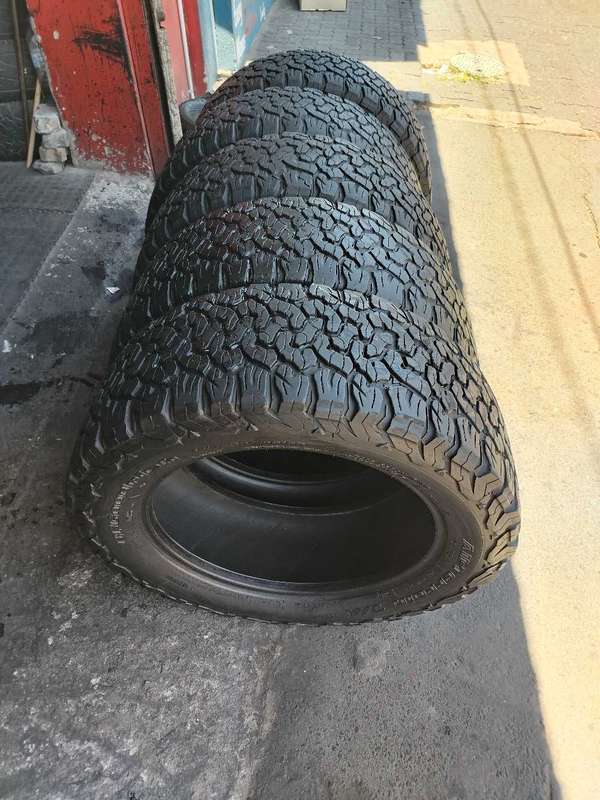 Set of 285/55/20 x 5 BF Goodrich AT tyres. 65% life