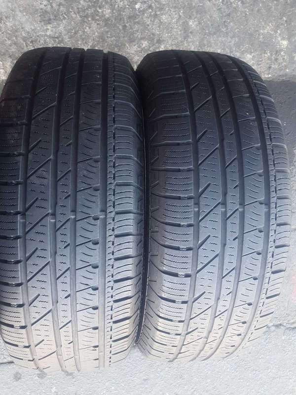 255/60/18 x 2 Continental Crosscontact Lx.