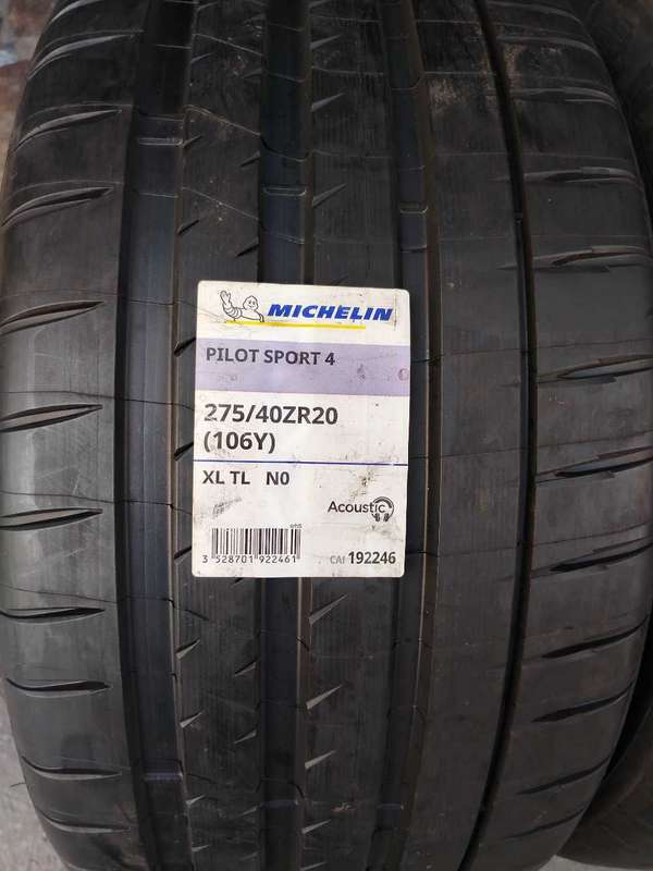 275/40/20 Michelin Pilot Sport. 100%