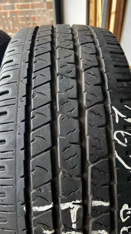 265/60/18 x 4 Dunlop Grandtrak AT. 70% thread life