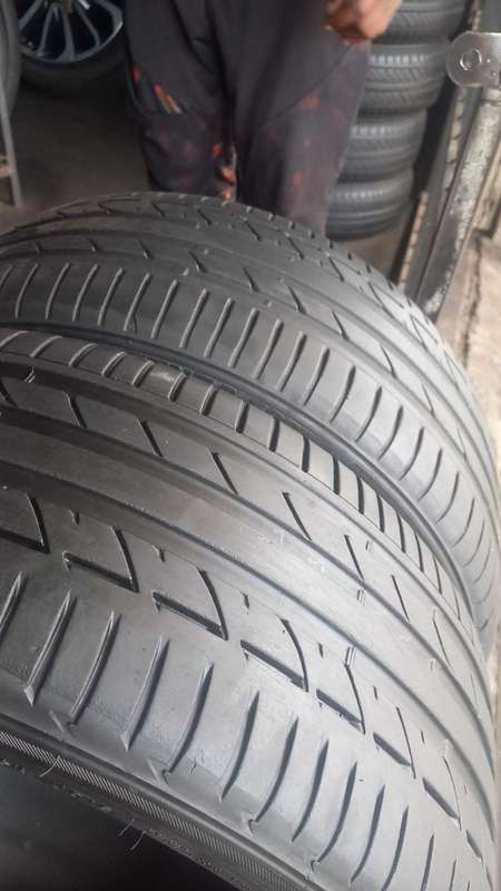 245/40/20 x 2 Bridgestone Potenza Runflat Tyres. 70% life