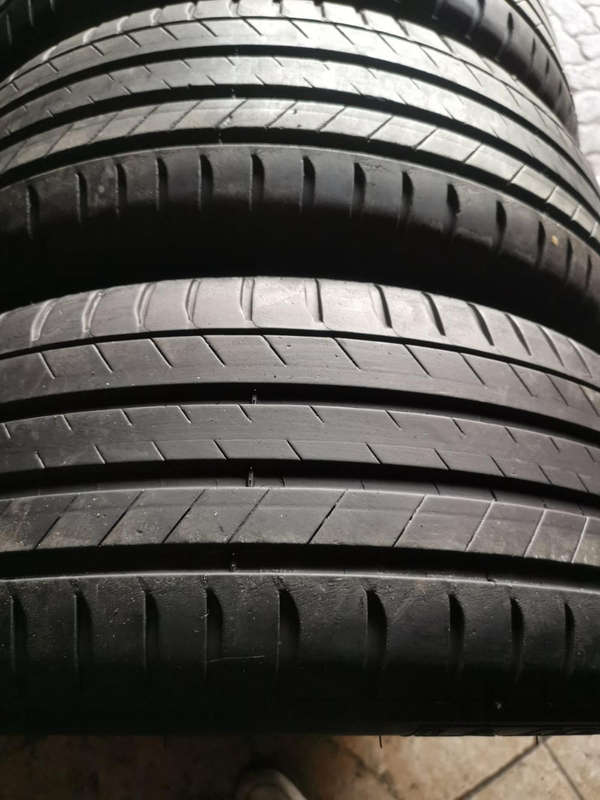 235/60/18 × 4 Michelin Latitude 3. Good Condition. 80% life