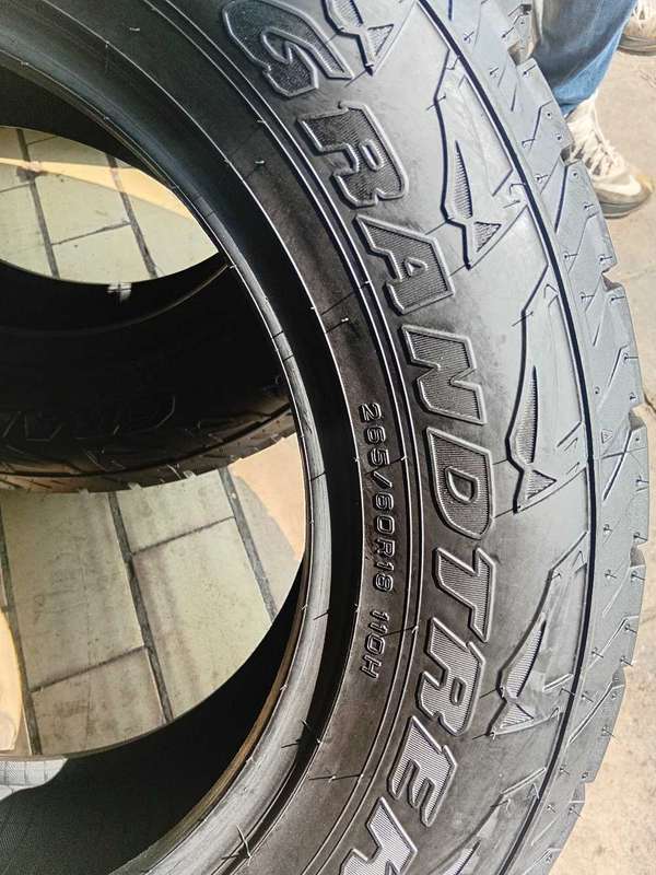 265/60/18 × 2 Dunlop Grandtrak AT5 110H