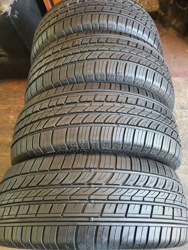 265/60/18 Cooper Discoverer HTs. 100% life