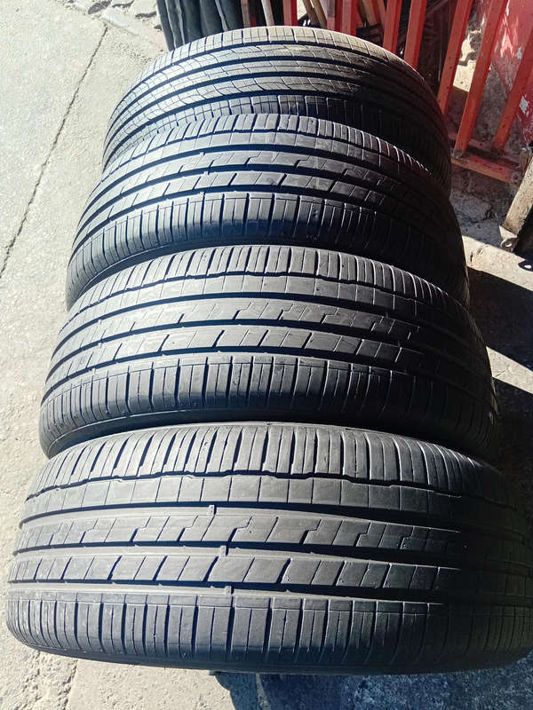 225/55/19 Hankook fairly used tyres