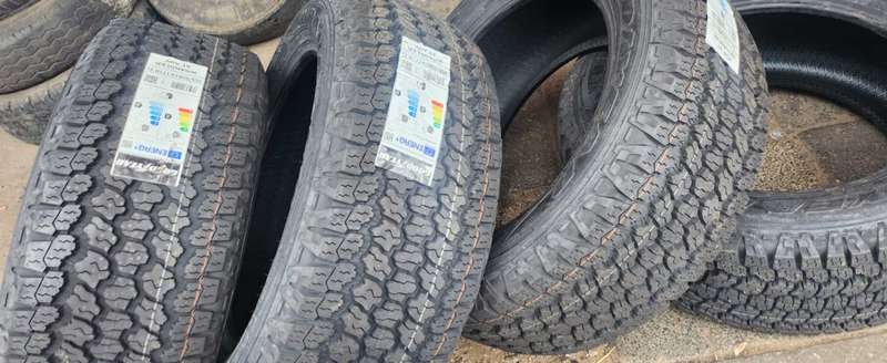 255/55/19 Goodyear Wrangler AT. %