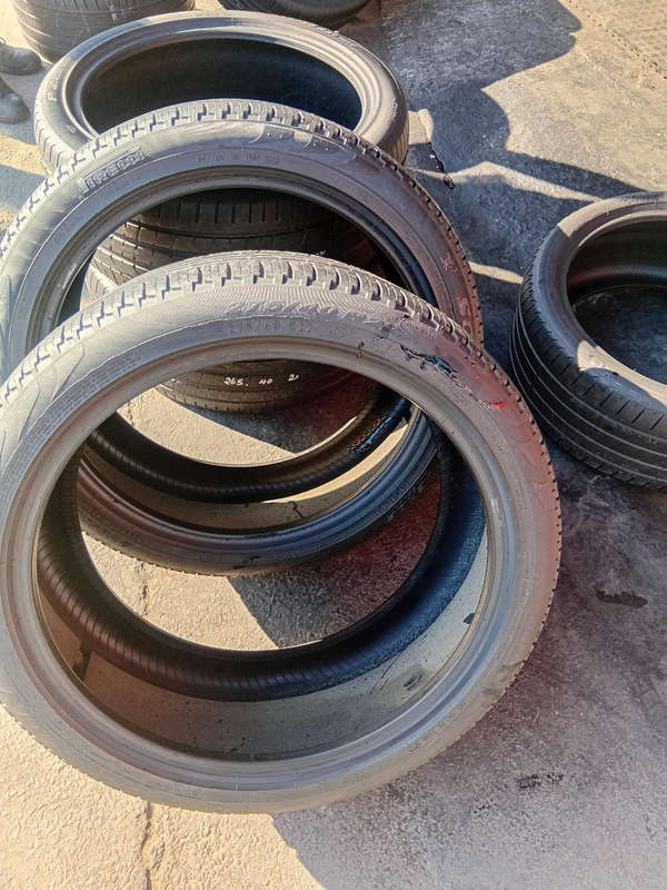 275/40/20 × 2 Pirelli Scorpoin Verde tyres.