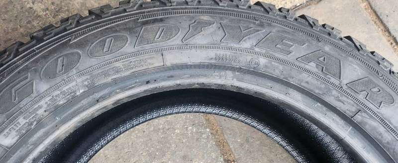 255/55/19 Goodyear Wrangler AT. %
