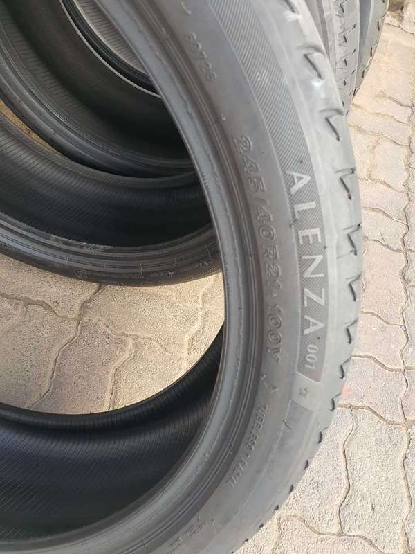 275/35/21, 245/40/21 Bridgestone Alenza Runflat used tyres