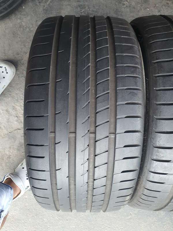 245/30/20 x 2 Goodyear Eagle tyres. 85% Life