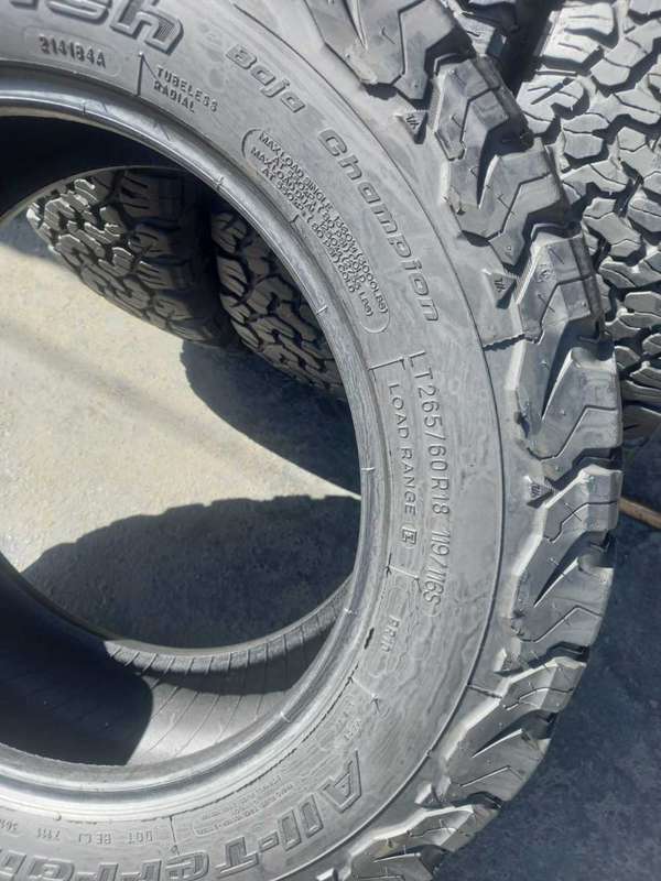 265/60/18 × 4 BF Goodrich AT tyres. 70% life