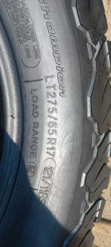 275/65/17 × 4 BF Goodrich AT Tyres. 70% On life