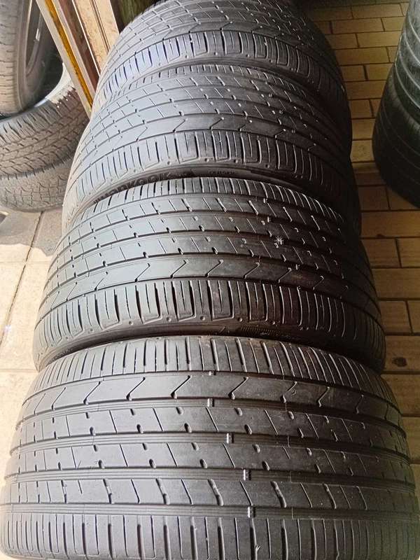 285/35/22  Hankook Ventus S1evo² SUV