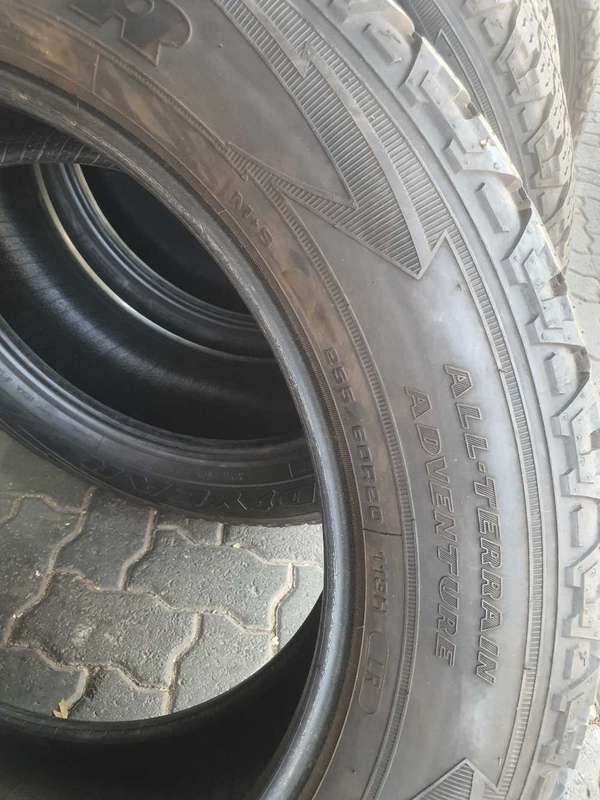 255/60/20  Goodyear Wranglar AT. 70% life
