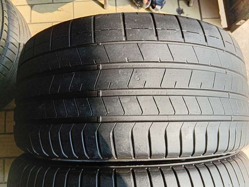 295/35/20 Pirelli Pzerro. 80% life