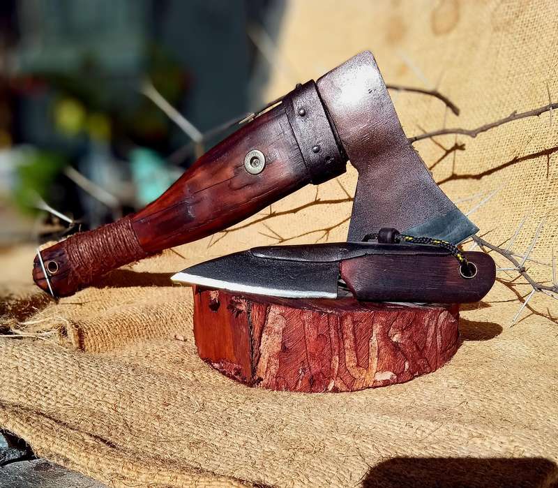 Hatchet knife set