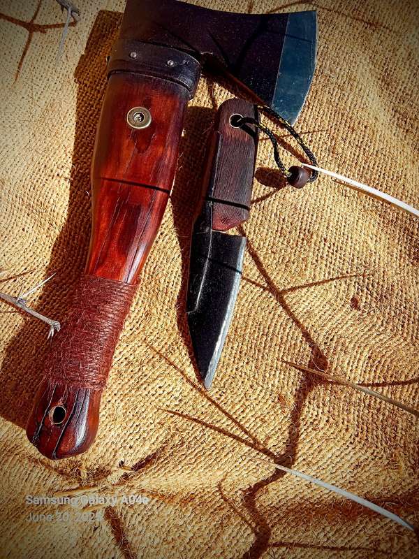 Hatchet knife set
