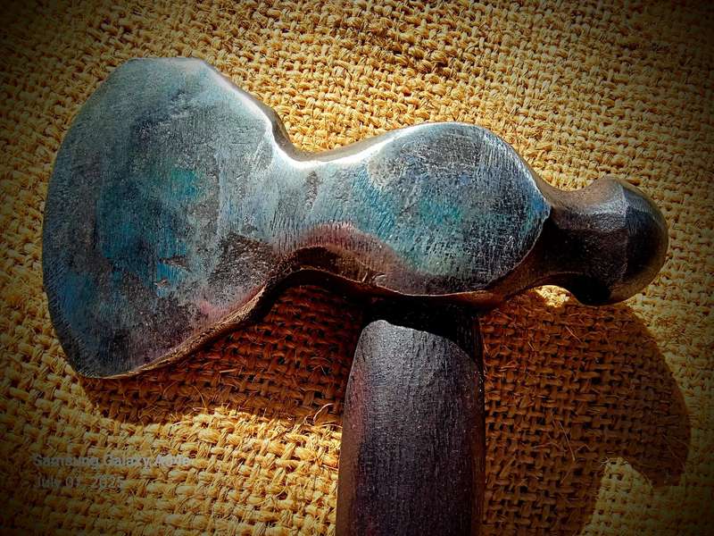 Forged hatchet and splitting chisel