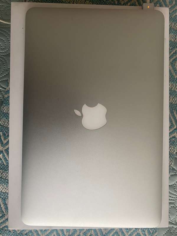 MacBook Air - 2015 - 11" (Intel i5)