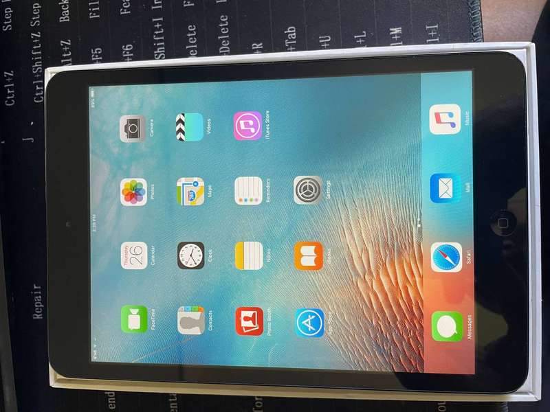 Apple iPad Mini WiFi 16GB Black and in Mint Condition - Boxed