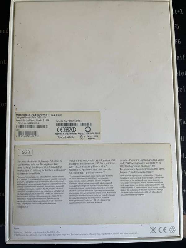 Apple iPad Mini WiFi 16GB Black and in Mint Condition - Boxed