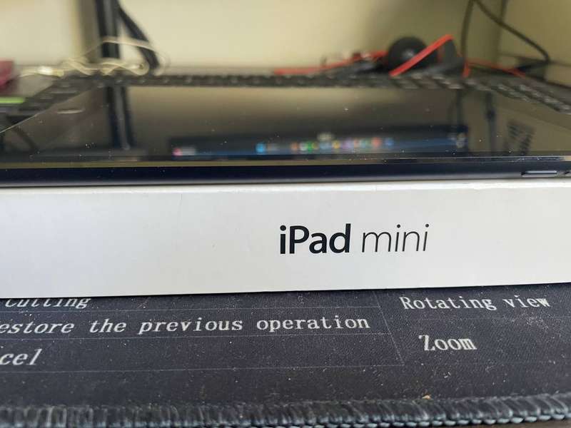 Apple iPad Mini WiFi 16GB Black and in Mint Condition - Boxed