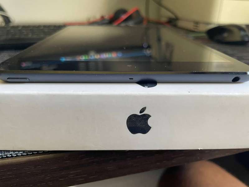 Apple iPad Mini WiFi 16GB Black and in Mint Condition - Boxed