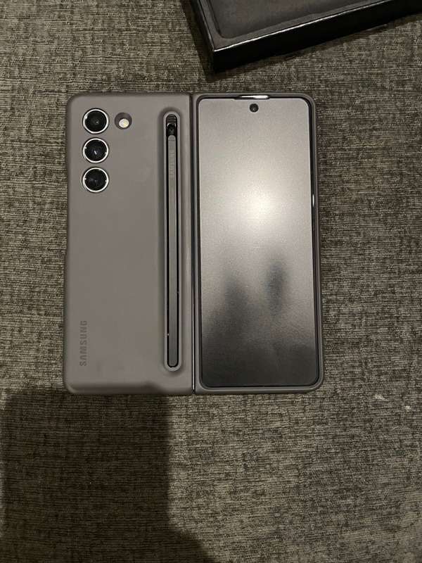 Samsung Galaxy Z Fold 5 Icy Blue Dual Sim 256GB In Original Packaging - Brand New Condition + Extras