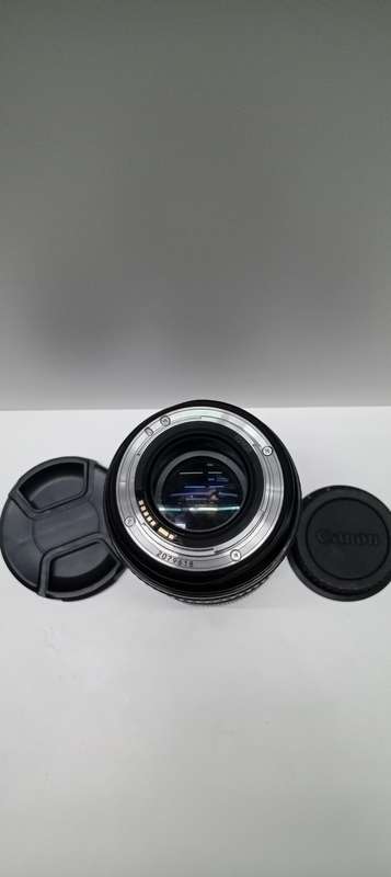 Canon 24-70mm 1:2.8 standard zoom lens