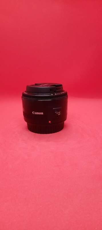 Canon EF 50mm 1:1.8 prime lens