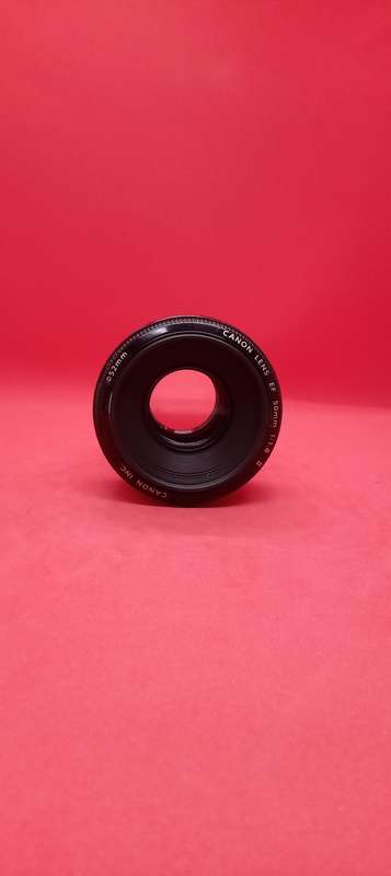 Canon EF 50mm 1:1.8 prime lens