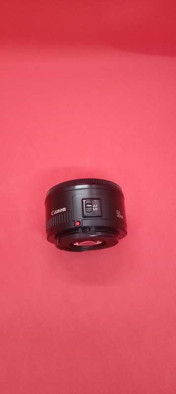 Canon EF 50mm 1:1.8 prime lens