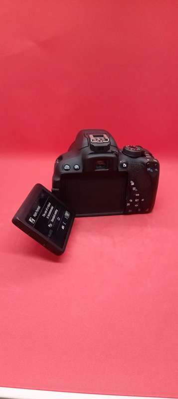 Canon 700d slr camera
