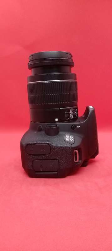 Canon 700d slr camera