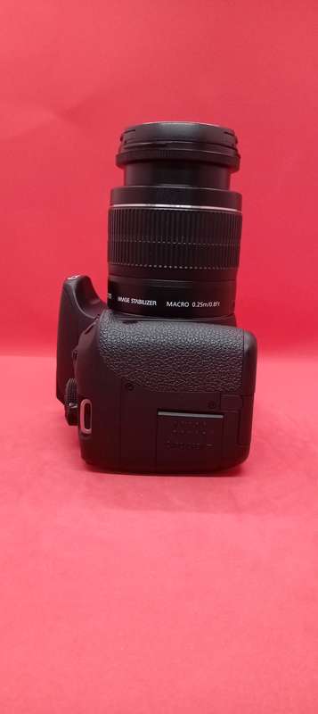 Canon 700d slr camera
