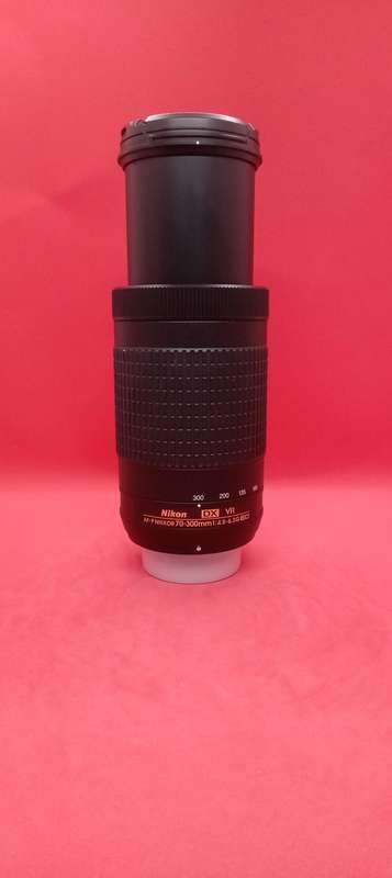 Nikon 70-300mm f4.5-6.3G ED zoom lens