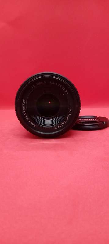 Nikon 70-300mm f4.5-6.3G ED zoom lens
