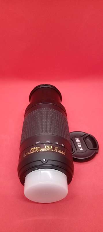 Nikon 70-300mm f4.5-6.3G ED zoom lens