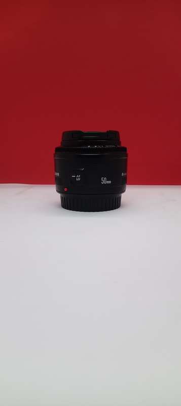 Canon EF 50mm 1:1.8 prime lens