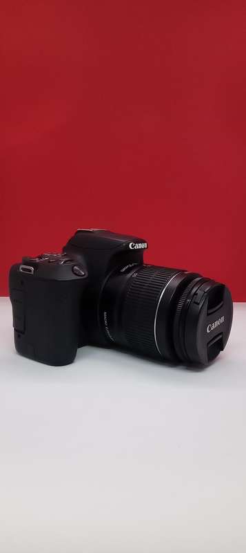 Canon 200D slr camera