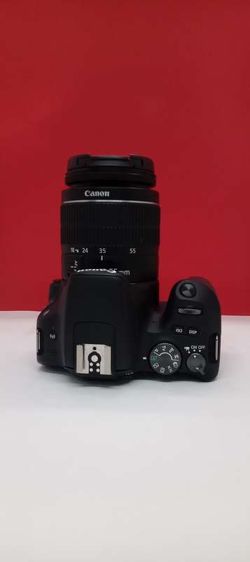 Canon 200D slr camera