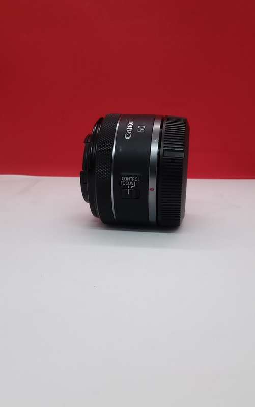 Canon RF 50mm1.8 STM prime lens